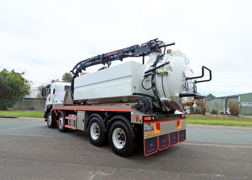 8000L Vac Truck 3