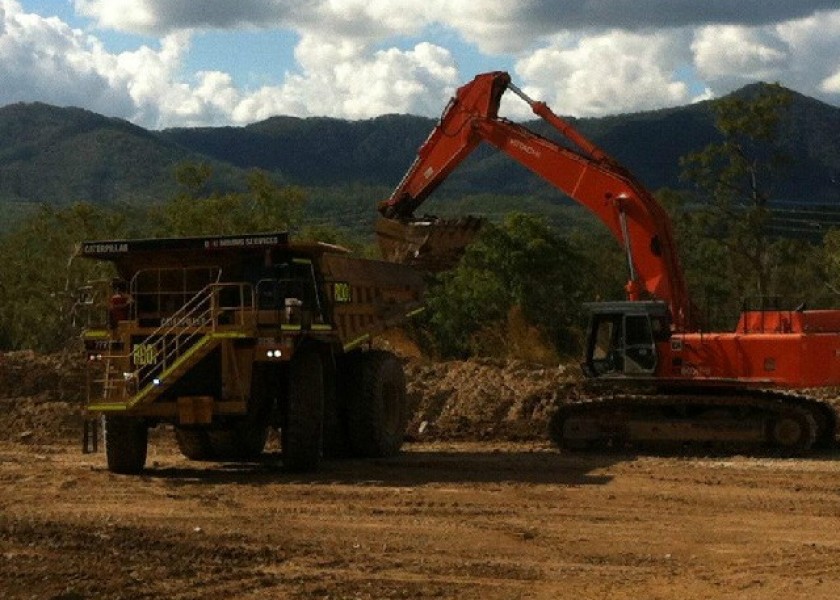 80T Hitachi Excavator 1