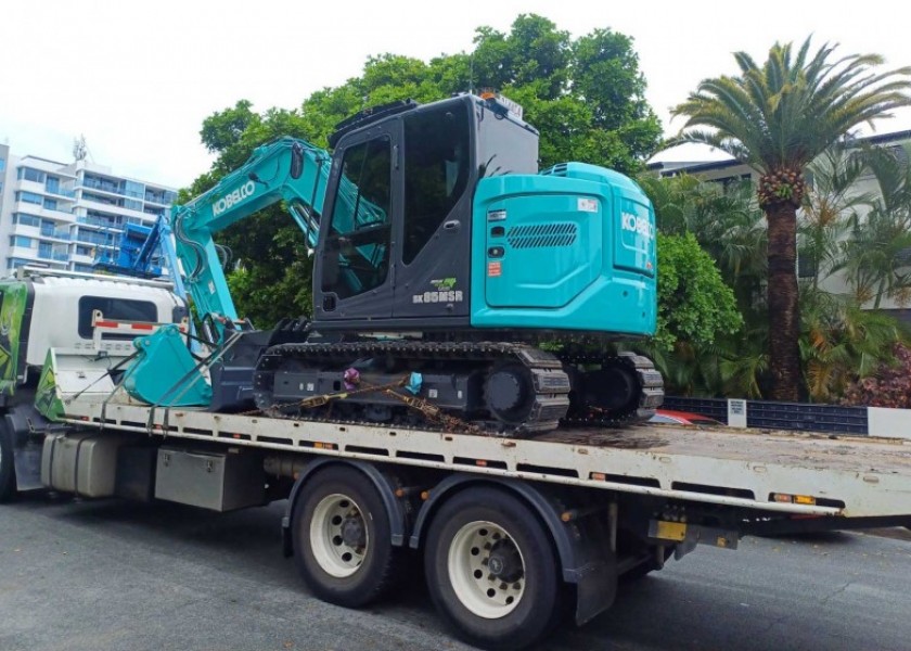 8.5T Kobelco Excavator 2