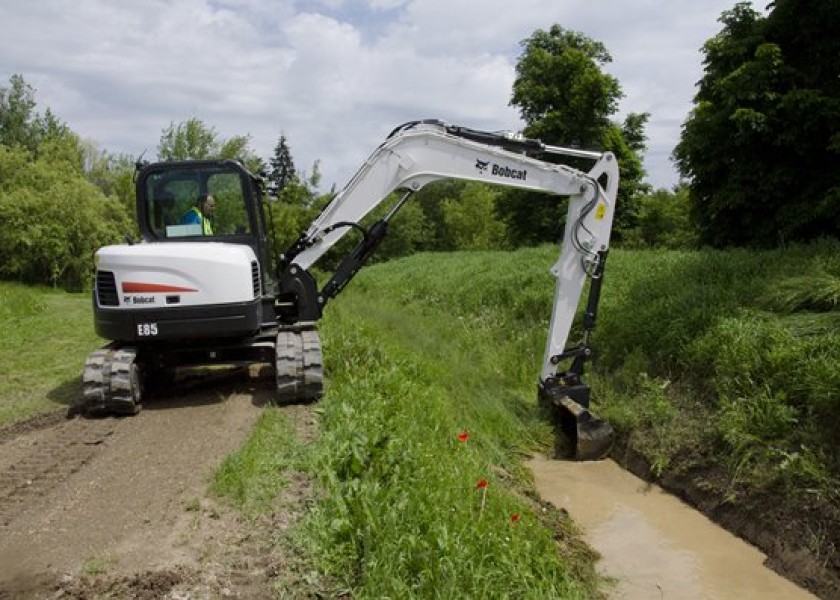 8T Bobcat Excavator 1