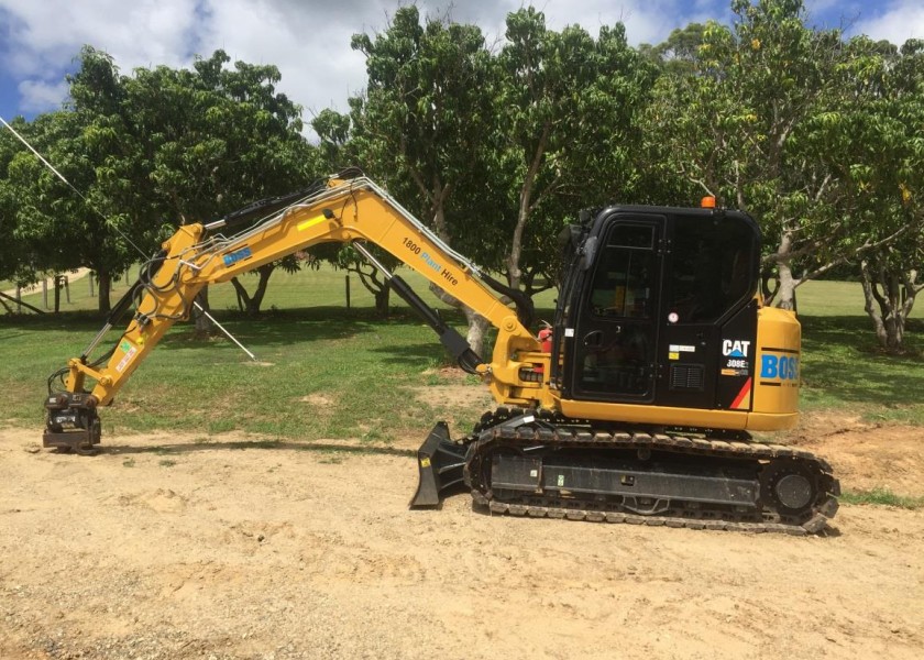 8T Caterpillar Excavator 1