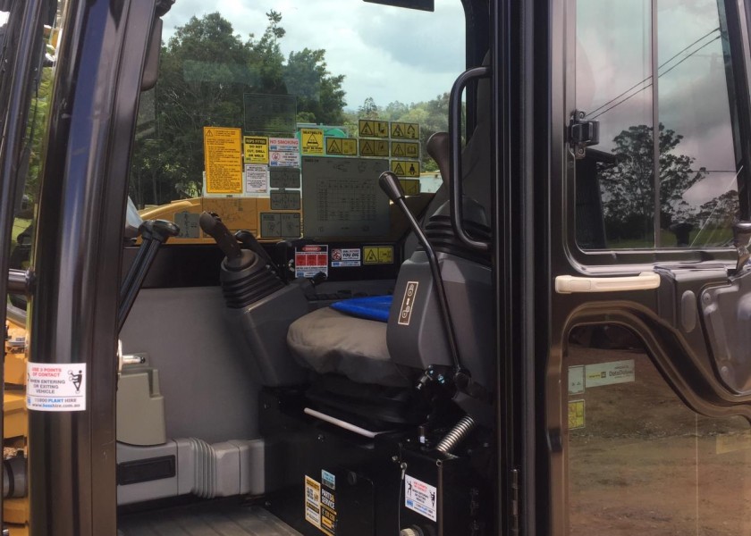 8T Caterpillar Excavator 5