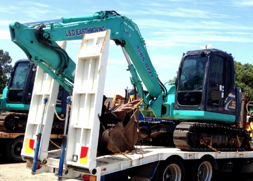 8T Excavator 2