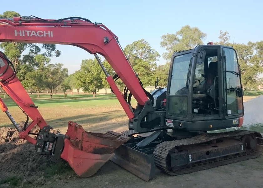 8T Hitachi Excavator 1