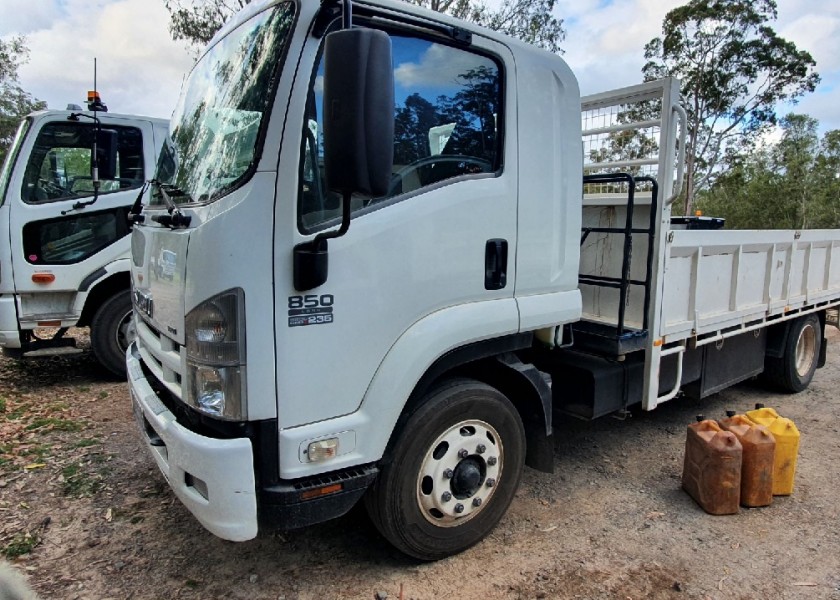 8 tonne Isuzu Tipper 1