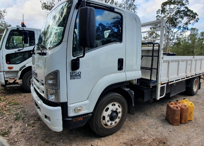 8 tonne Isuzu Tipper 1