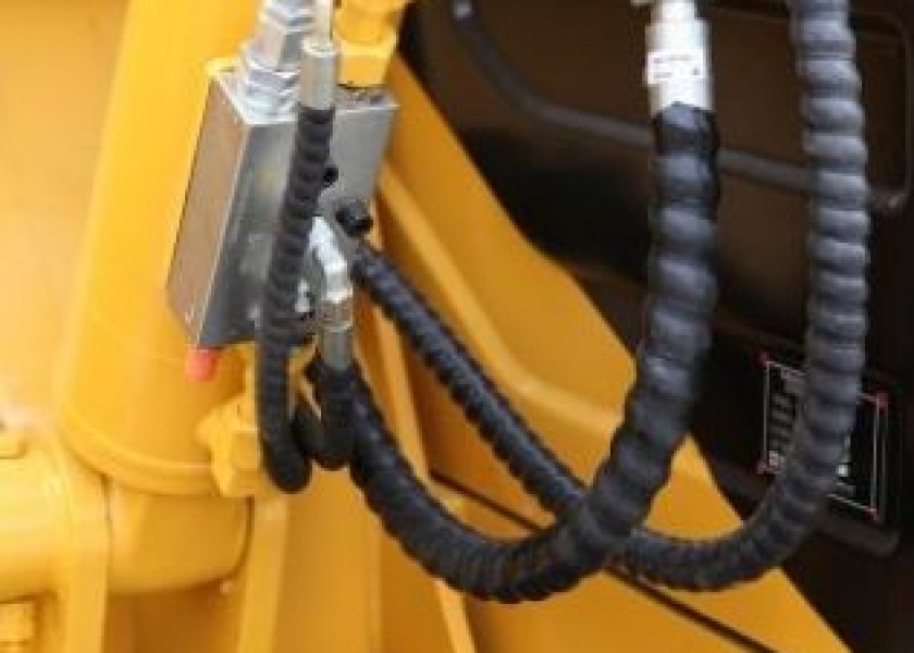 8T XG809E Excavator 1