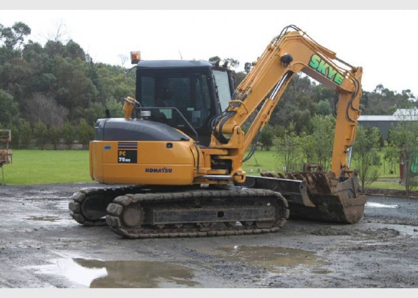 8Tonne Komatsu Excavator 1