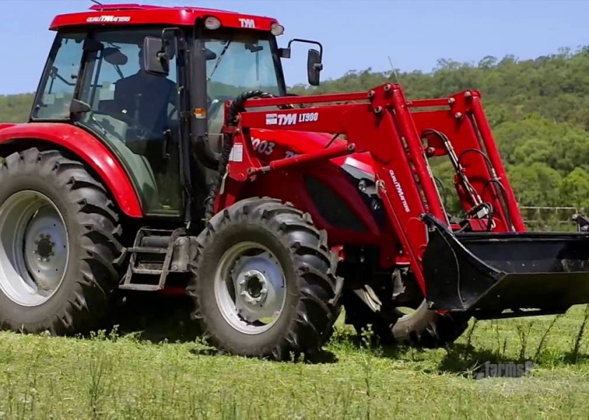 90HP 4WD Tractor w/4 in 1 Front-end Loader & Slasher 1