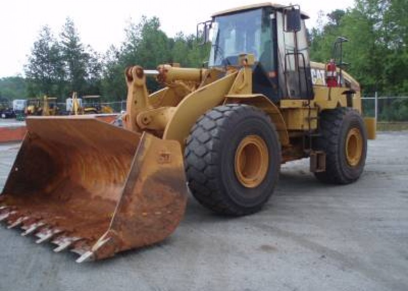 966H Wheel Loader w/scales 1