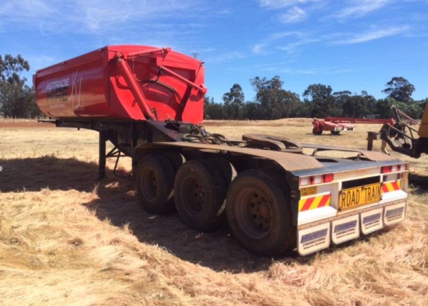 A Trailer Side Tipper 4