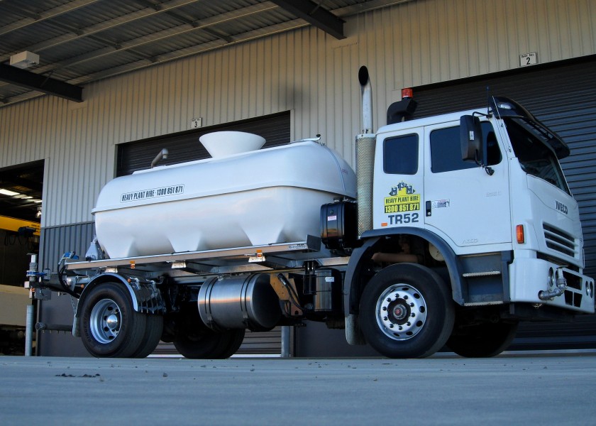 Acco 2350 9,000Lt 4x2 Water Truck 3