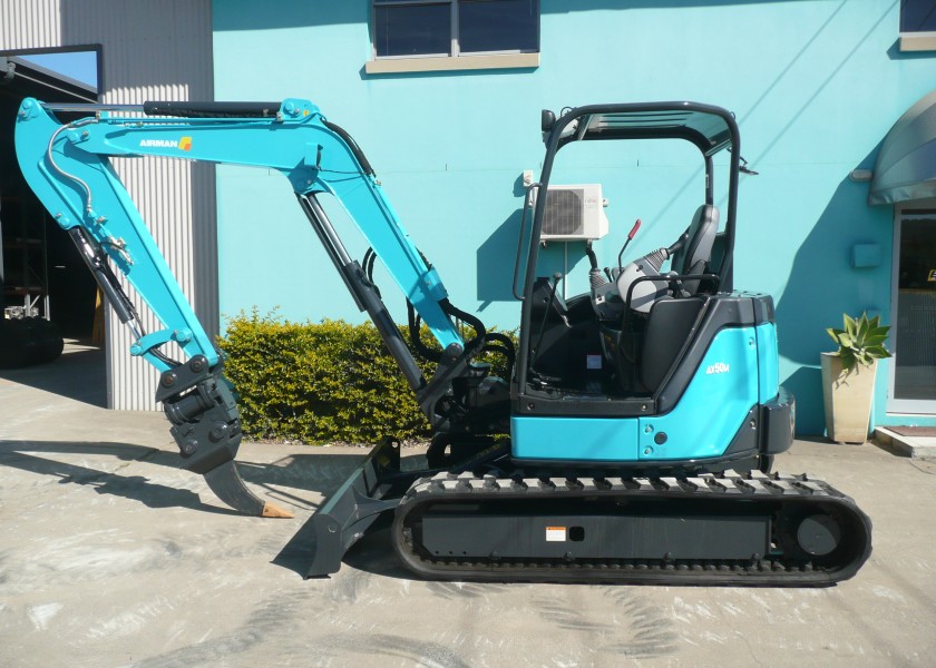 Airman 5 Tonne Excavator  1