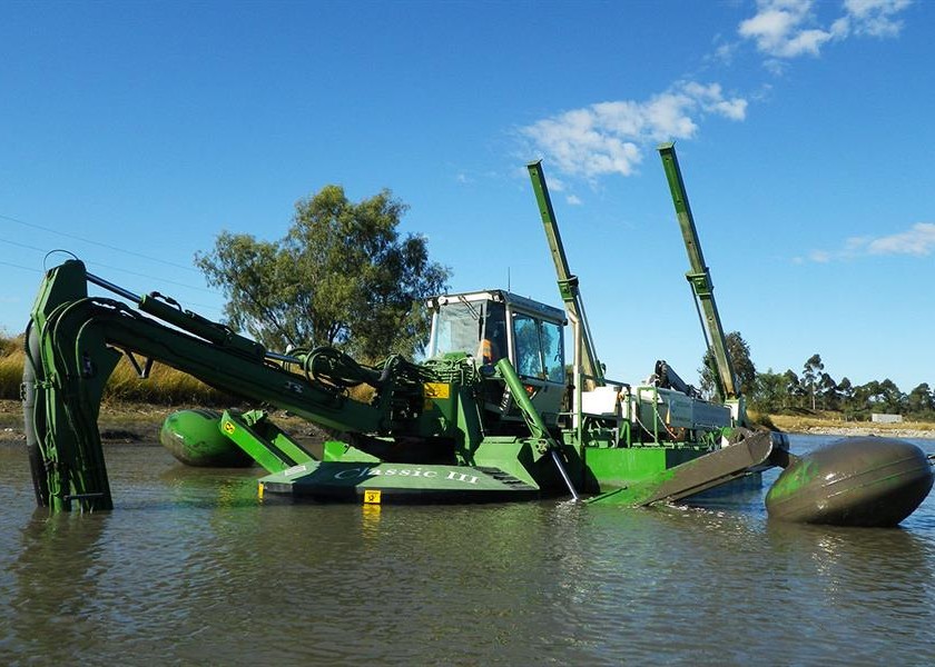 Amphibious Dredges 3