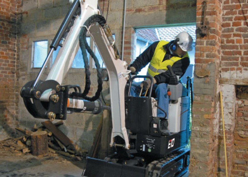 Bobcat E10 1 tonne excavator 1