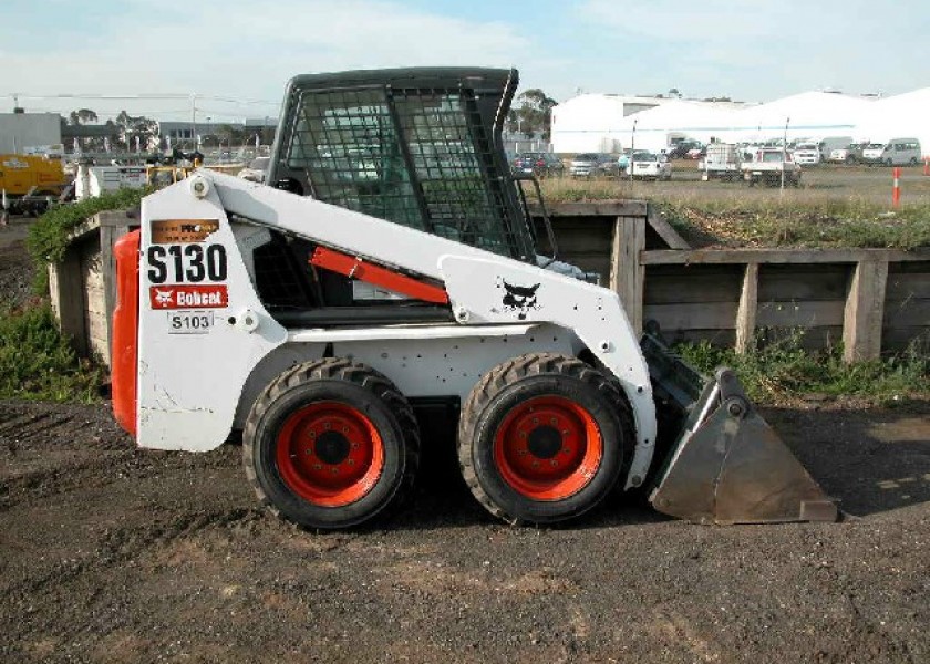 Bobcat S130 Skidsteer Loader 1