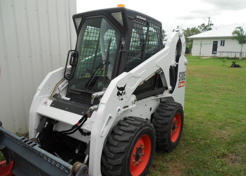 Bobcat S185 skidsteer dry hire short or long term- can be remote controlled 3