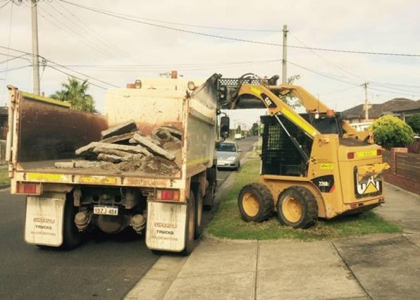 BOBCAT/TIPPER SERVICES 1