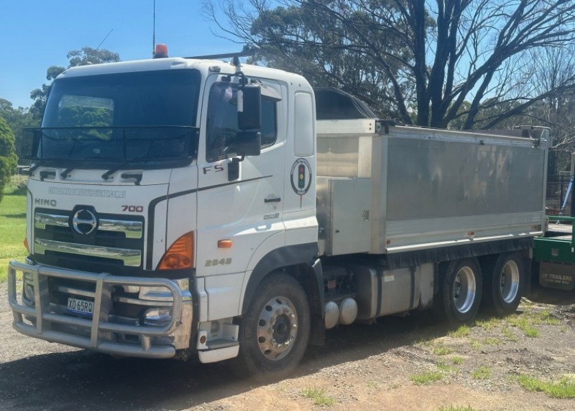 Bogie Tipper Truck 1
