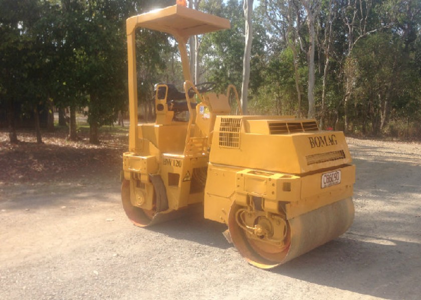 Bomag Double drum roller 2tn 1