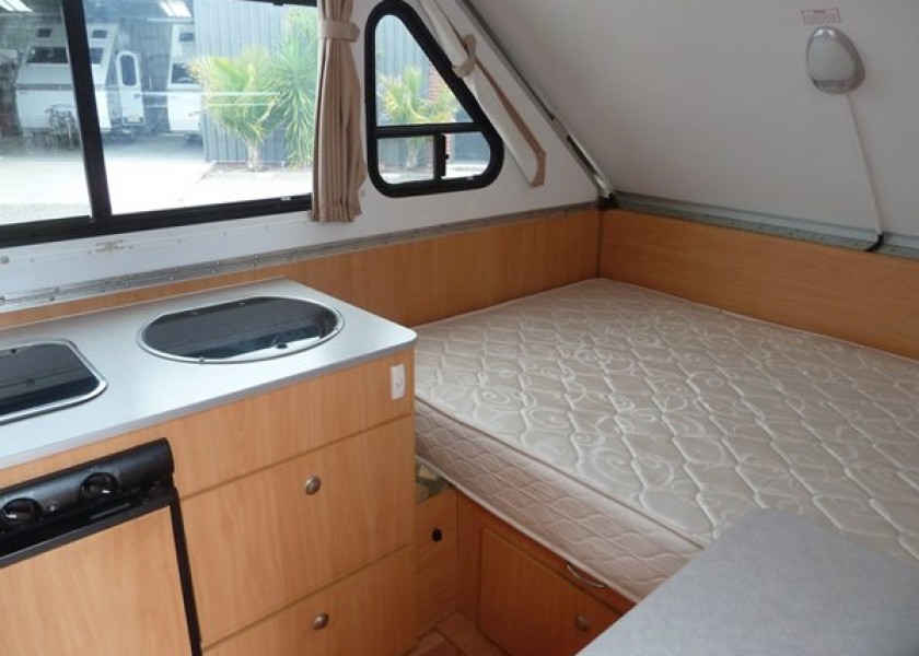 Caravan Accommodation 1-2 Person - Cruiseliner Camper 4