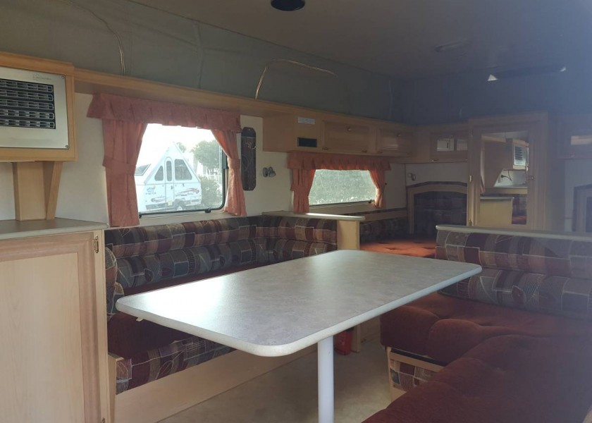 Caravan Accommodation 1-2 Person - Coromal 4