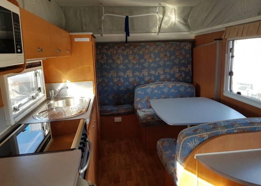 Caravan Accommodation 1-6 Person - Avan Ray 4
