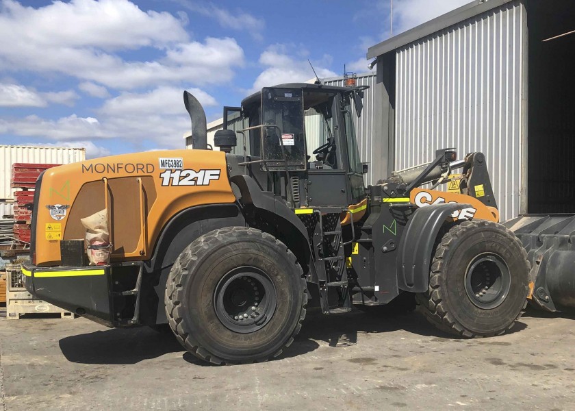 Case 1121F wheel loader 1