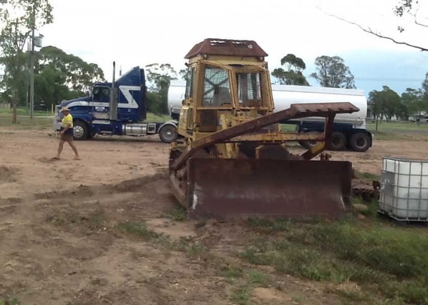 Case 1550 Dozer (D6 size) 2