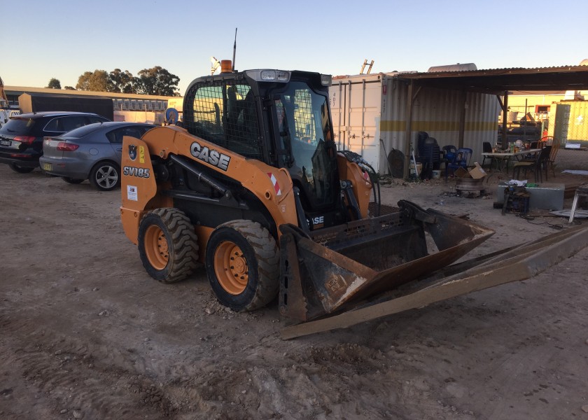 Case SV185Skid steer 1