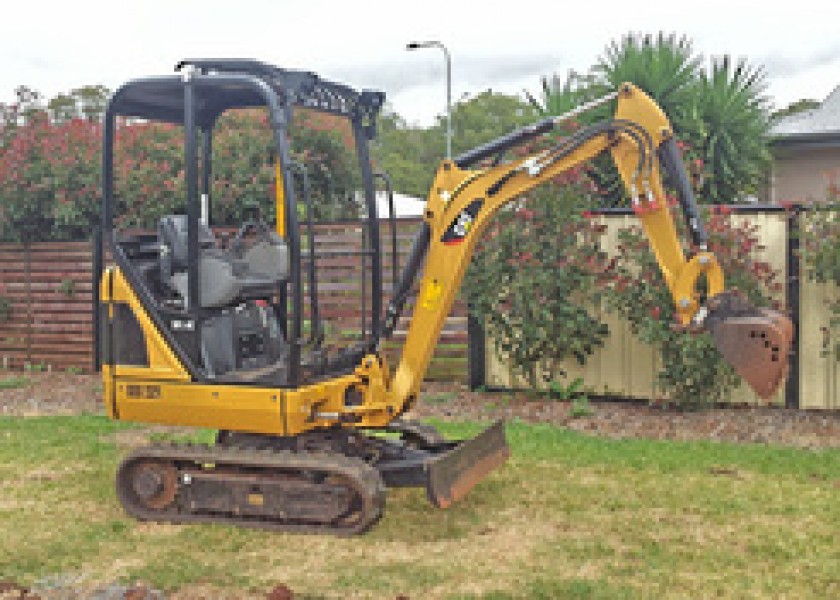 Cat 1.5T Mini Excavator 1