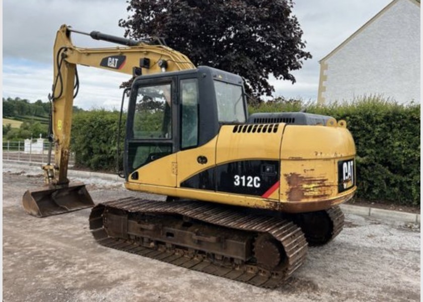 Cat 12 tonne excavator 1