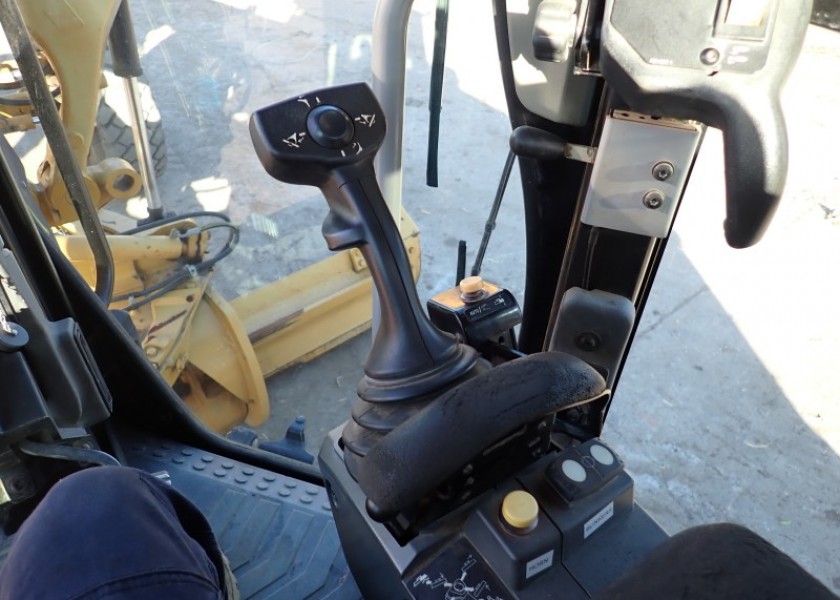 Cat 12m Grader - gps available 7