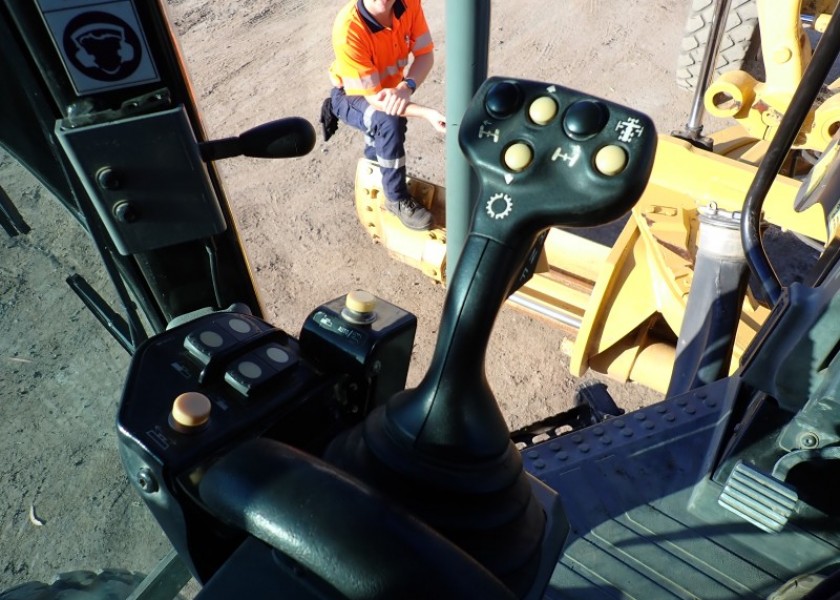 Cat 12m Grader - gps available 8