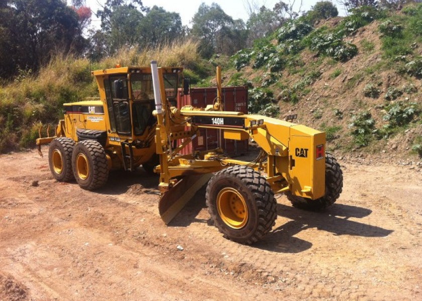 Cat 140H Grader Trimble GPS 1