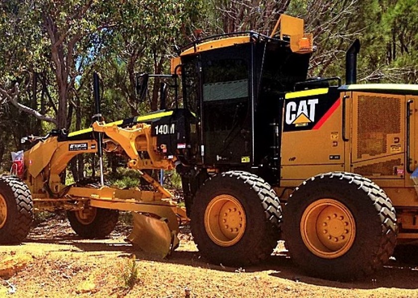 CAT 140M Grader  1