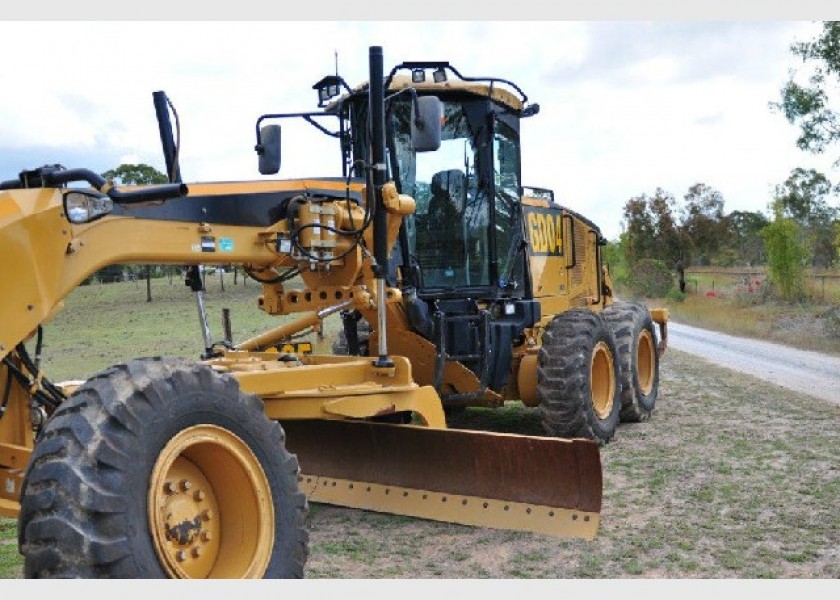 CAT 140M Grader 1