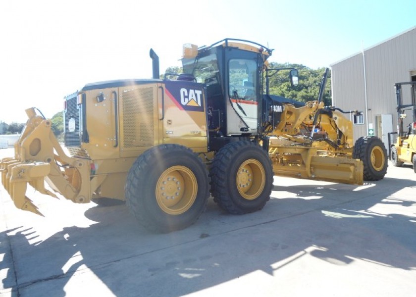 CAT 140M GRADER 2