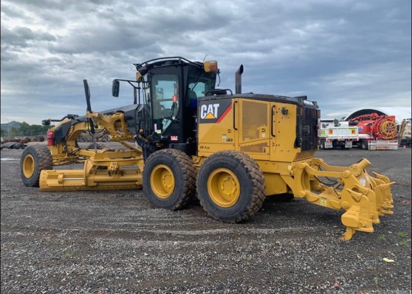 CAT 140M GRADER & GPS 1