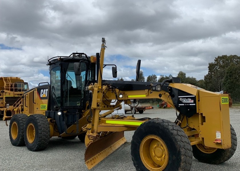 CAT 140M GRADER & GPS 2