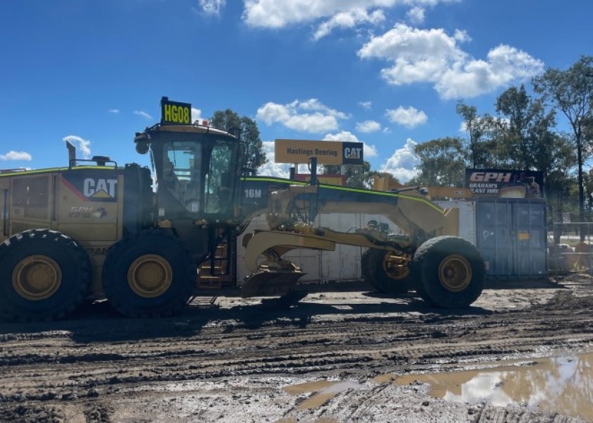 Cat 16M Grader 1