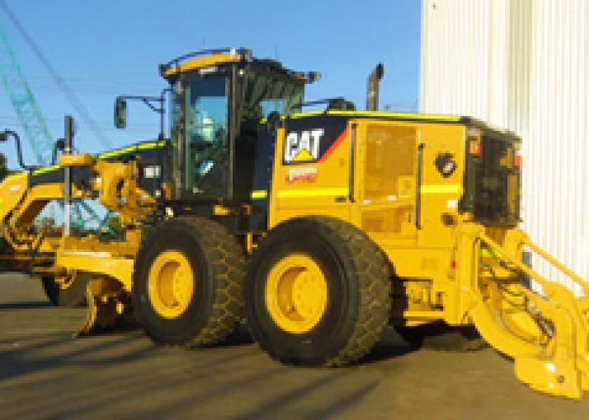 Cat 16M Motor Grader 2