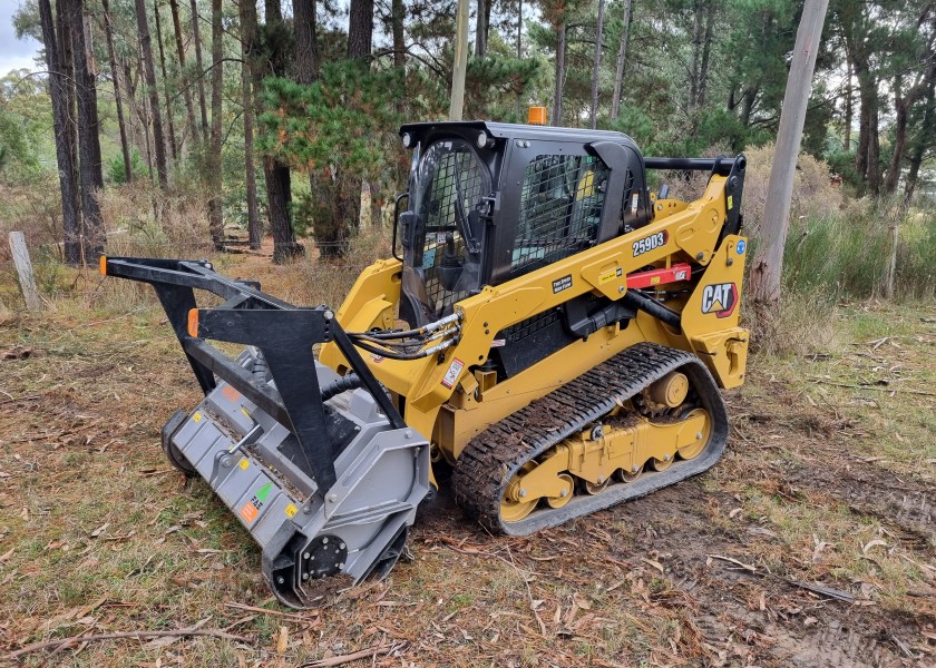 CAT 259D3 Posi-track w/Forestry Mulcher 1