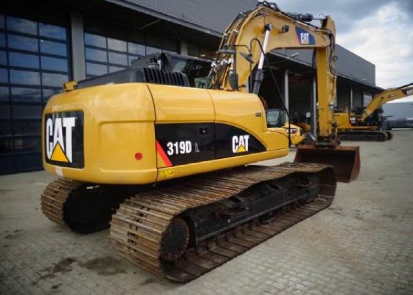 Cat 319DL Excavator  1