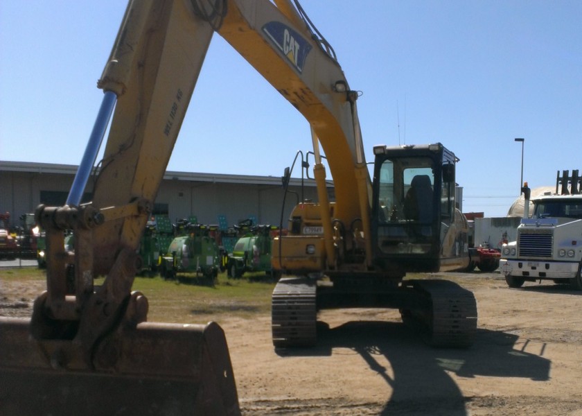 Cat 320 Excavator 2