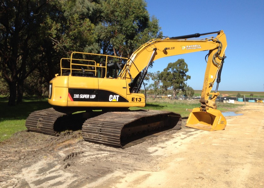 Cat 320DL LGP Excavator 1