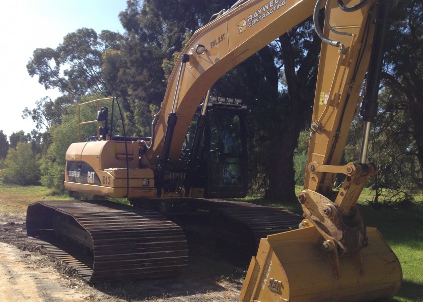 Cat 320DL LGP Excavator 2