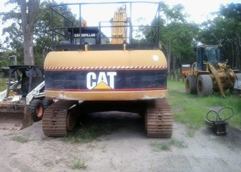 CAT 322 CL EXCAVATOR 9