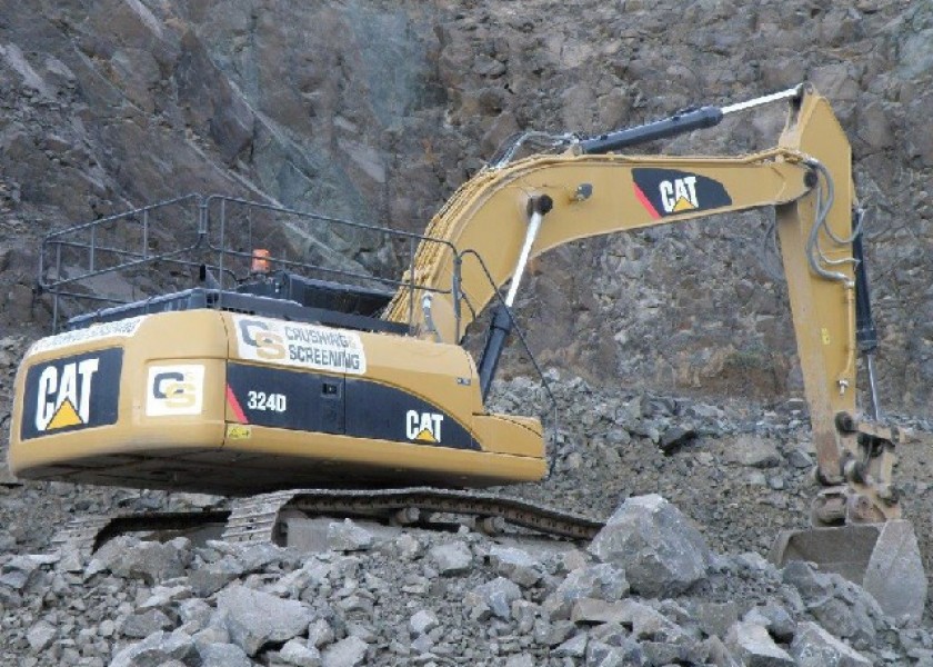 CAT 324 Excavator 1