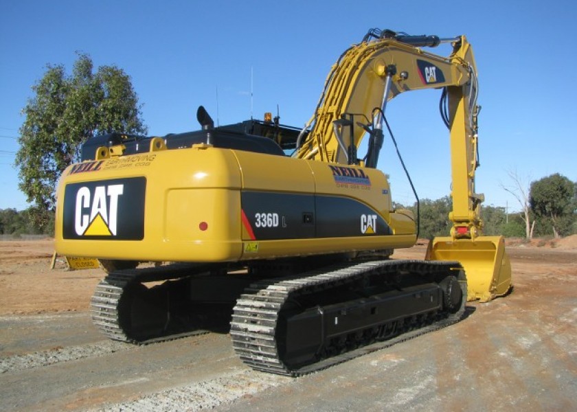 CAT 336 EXCAVATOR 1